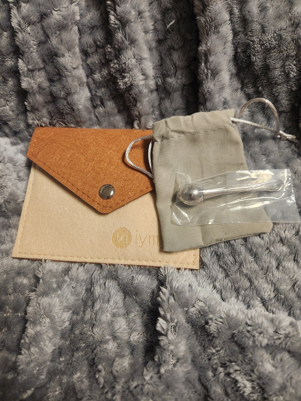 Burt's Bees Rejuvenating Facial Oil with Silver Gua Sha Tools - Picture 6 of 8